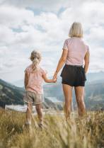 Wandern im Zillertal mit Familie und Bergpanorama