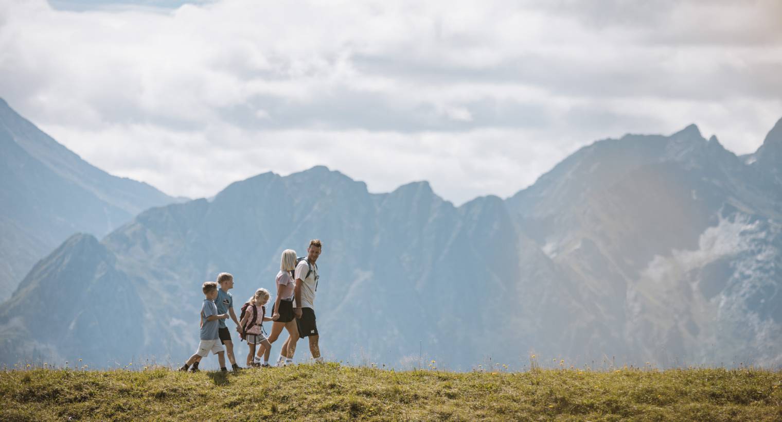 The loveliest souvenir: the memory of a sunrise in the mountains. - Hotel Gaspingerhof