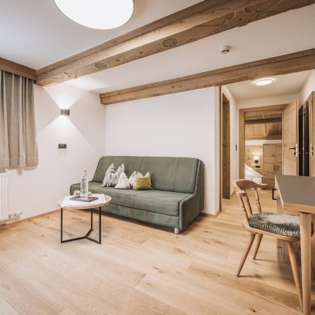 Gemütliches Wohnzimmer mit moderner Ausstattung