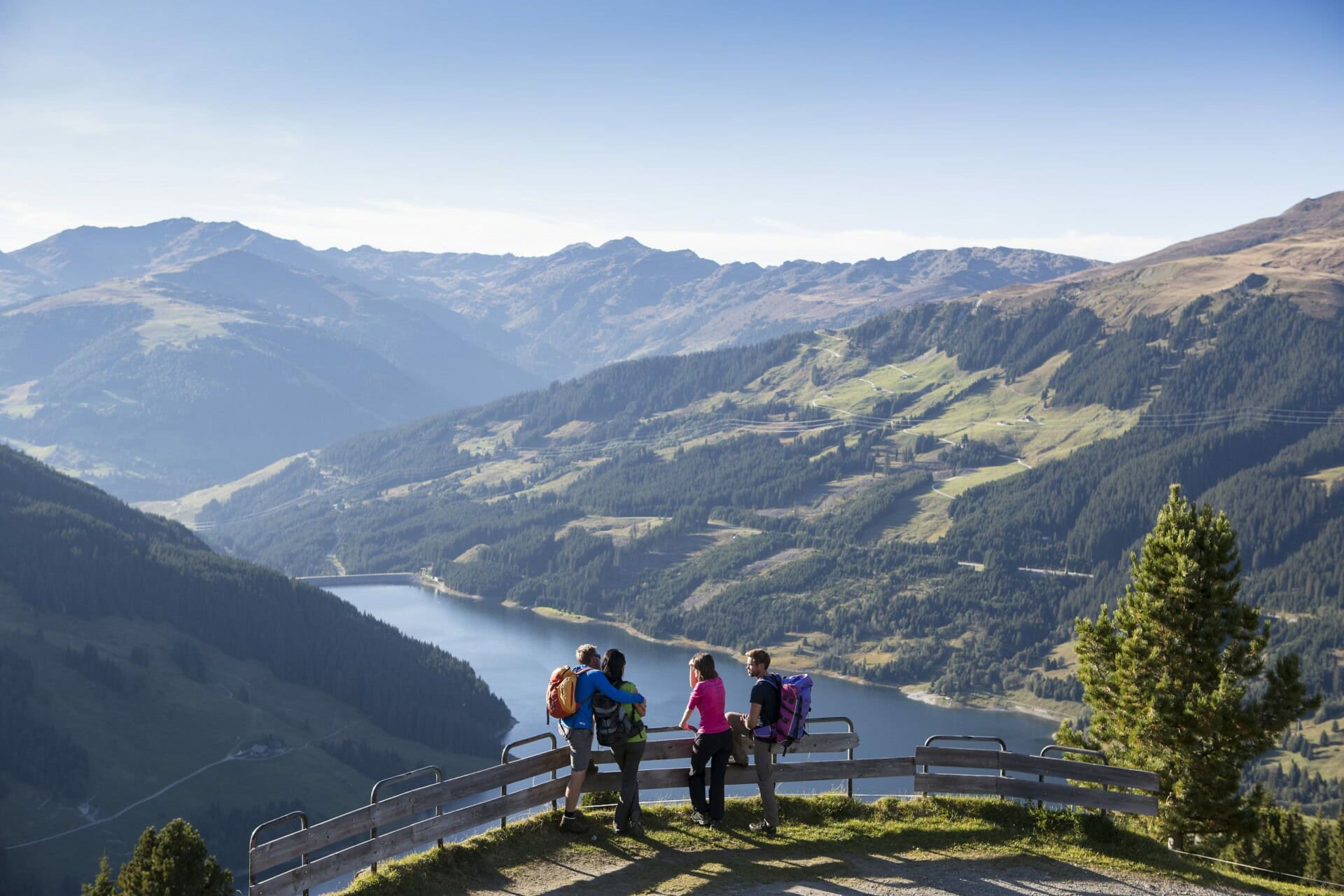 wandern sommer gletscherblick scaled