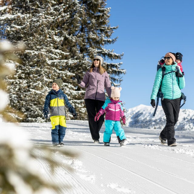 Winterwandern Almpromenade Gerlosstein familie 04